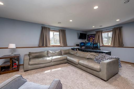2080 Pratt Cir, Saint Peter, MN 56082