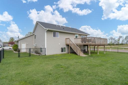 2080 Pratt Cir, Saint Peter, MN 56082