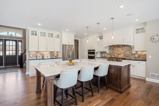 6357 Coteau Trail, Eden Prairie, MN 55344