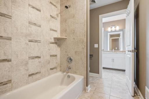 6357 Coteau Trail, Eden Prairie, MN 55344
