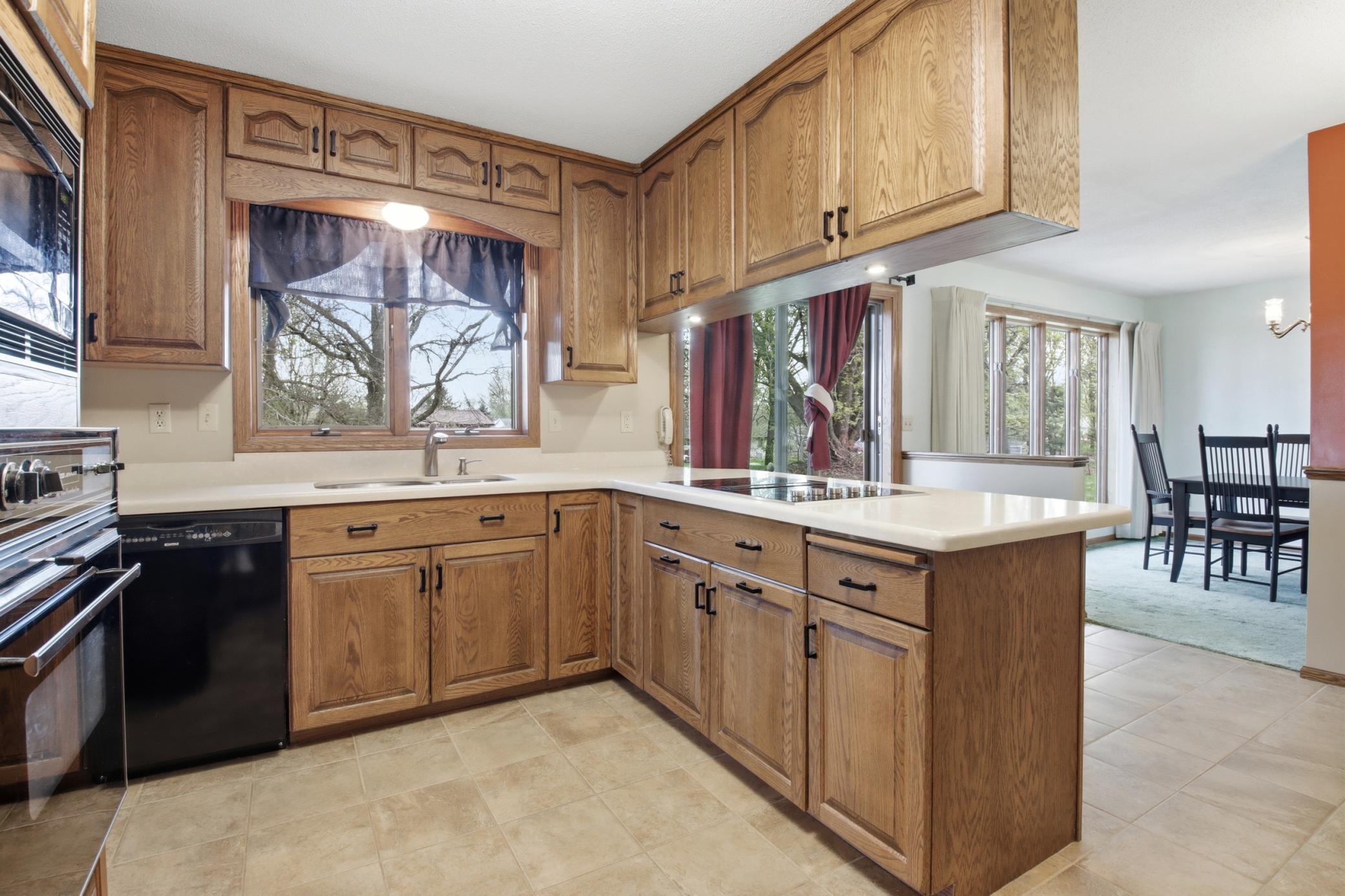 24_07-2932 plum tree cir n.jpg