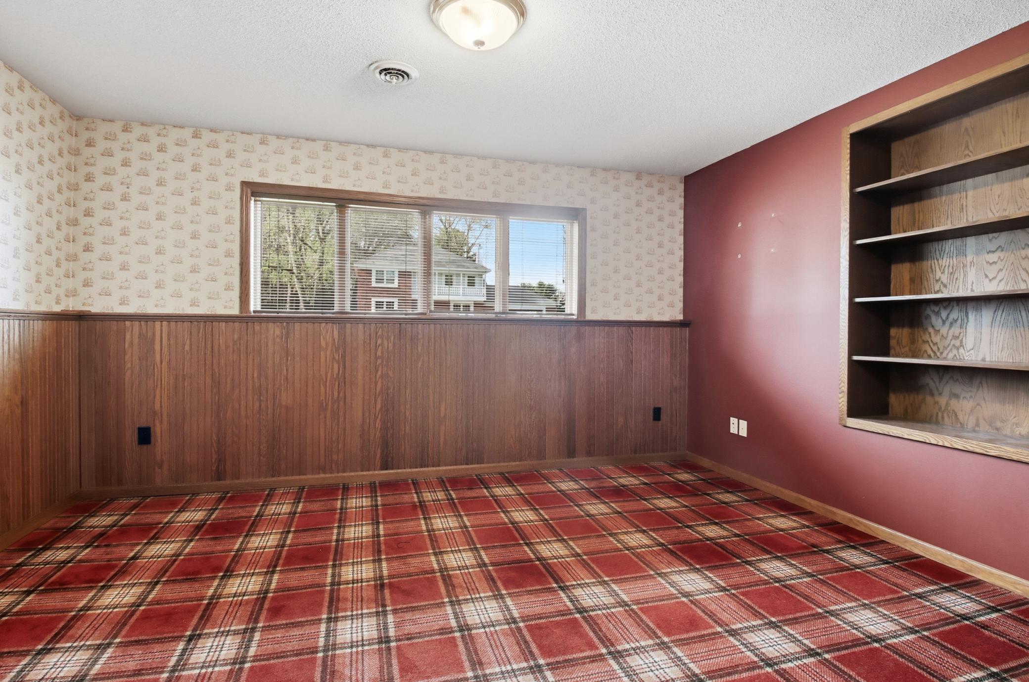 33_16-2932 plum tree cir n.jpg