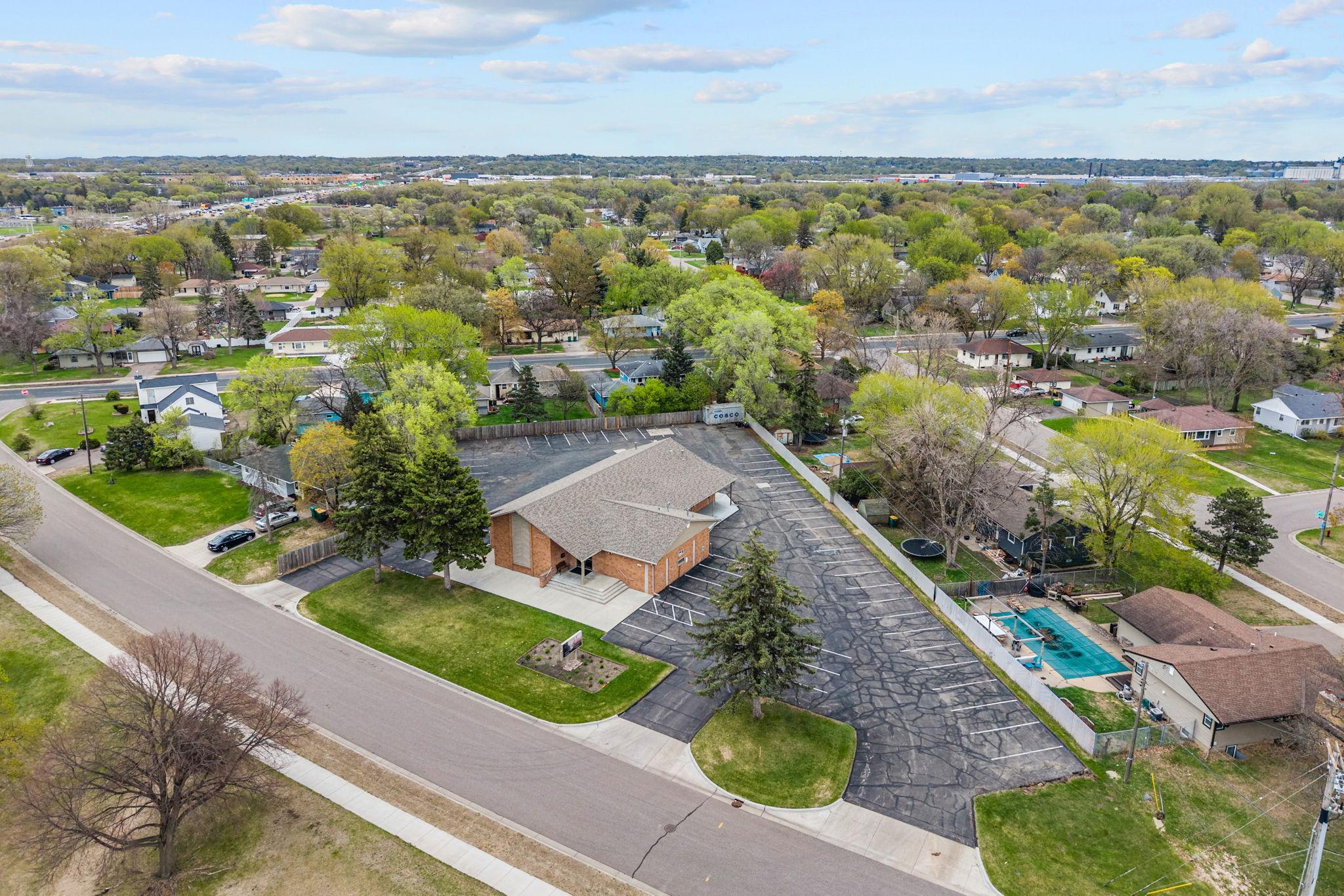 12-web-or-mls-6206 Lilac Dr-12.jpg