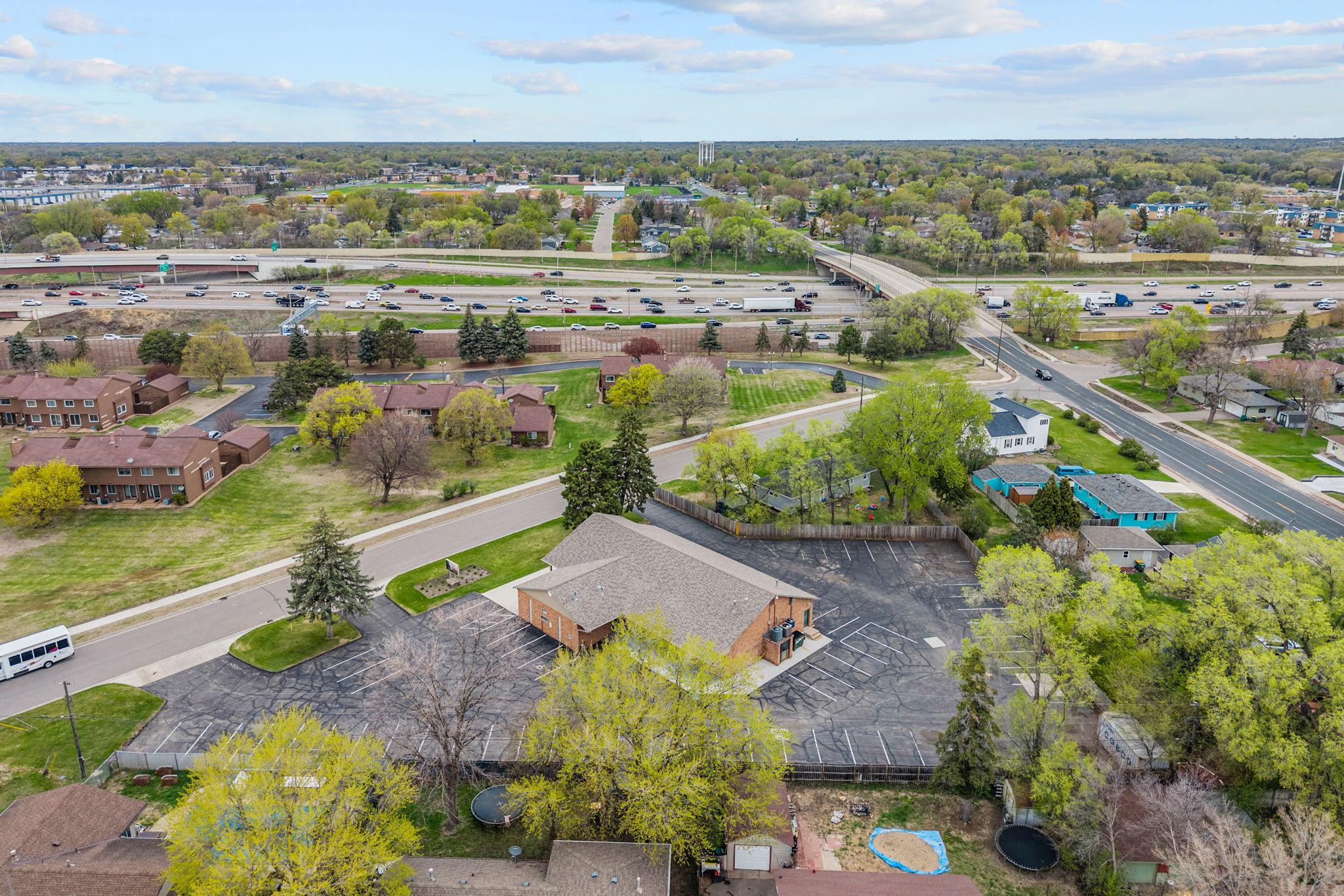 16-web-or-mls-6206 Lilac Dr-16.jpg