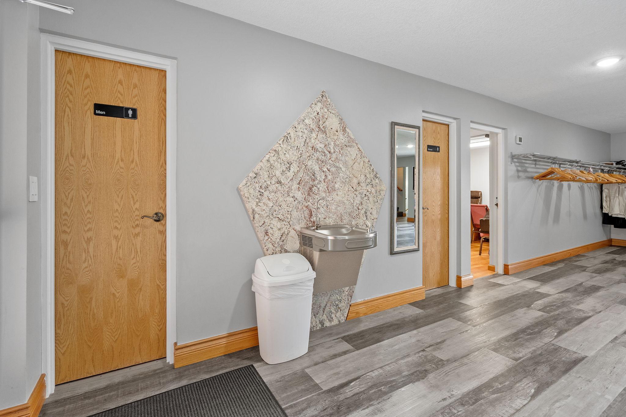 26-web-or-mls-6206 Lilac Dr-26.jpg