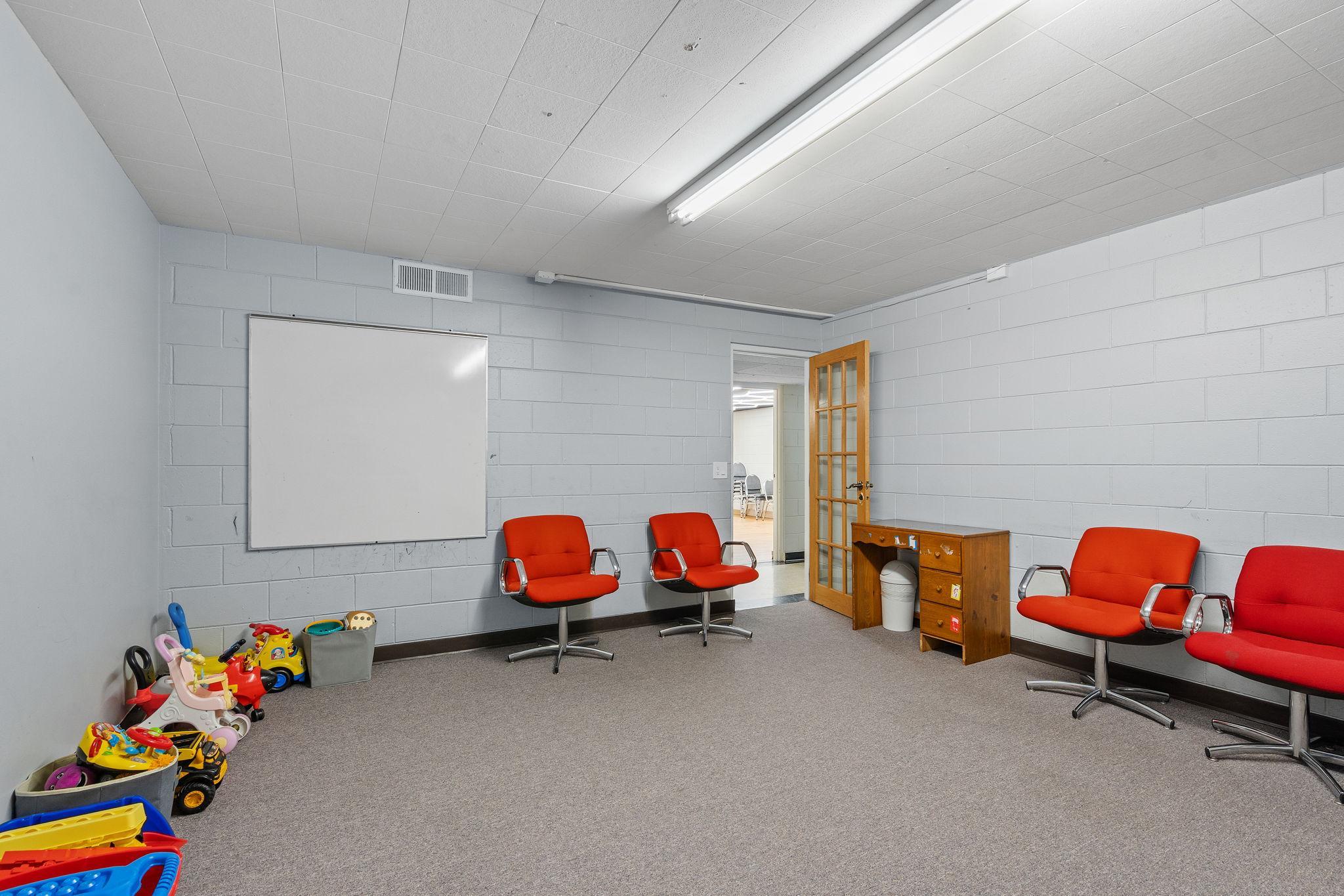 54-web-or-mls-6206 Lilac Dr-54.jpg