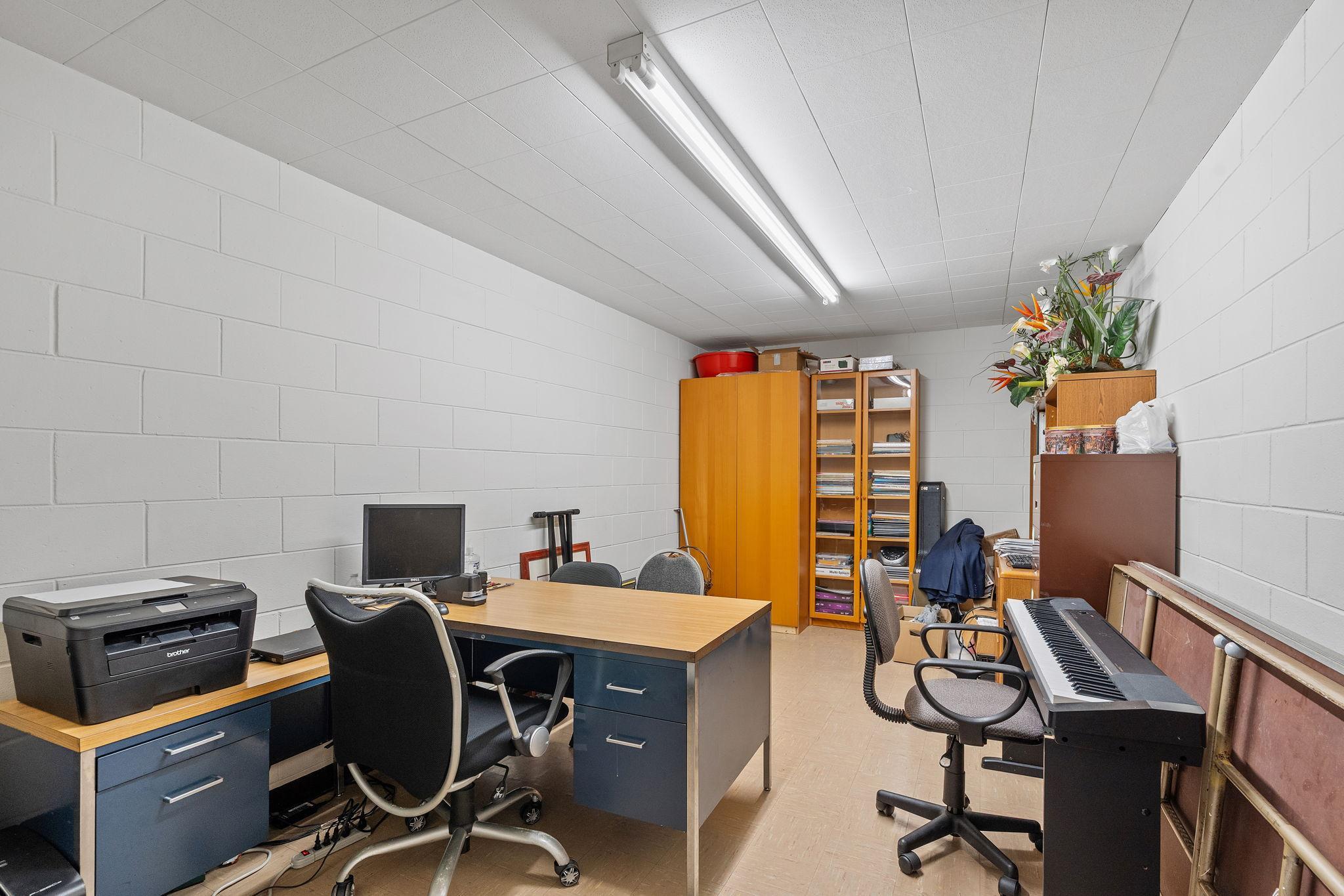66-web-or-mls-6206 Lilac Dr-66.jpg