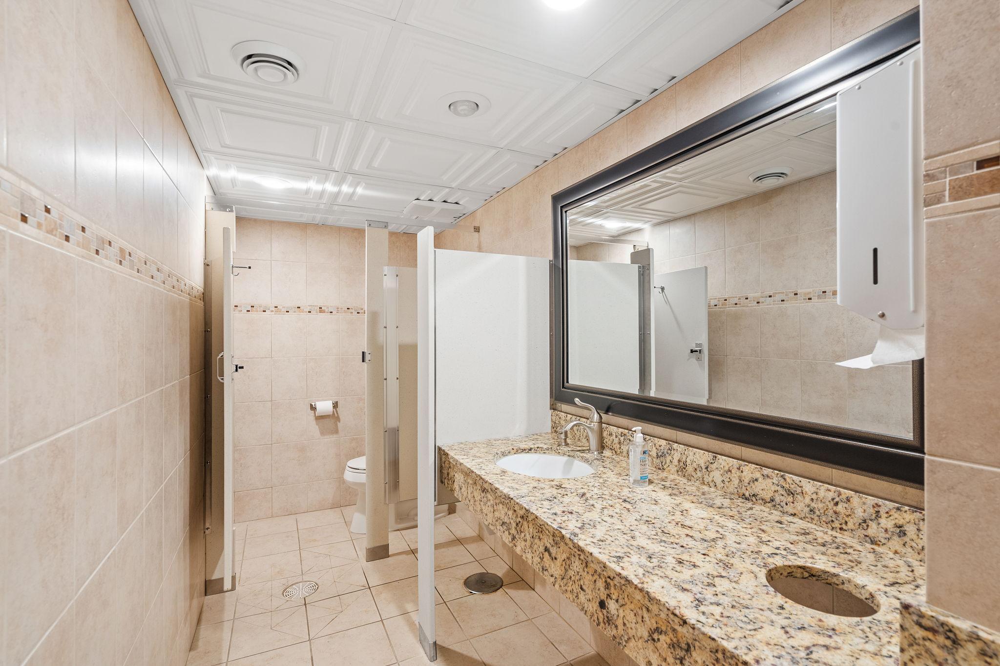82-web-or-mls-6206 Lilac Dr-82.jpg