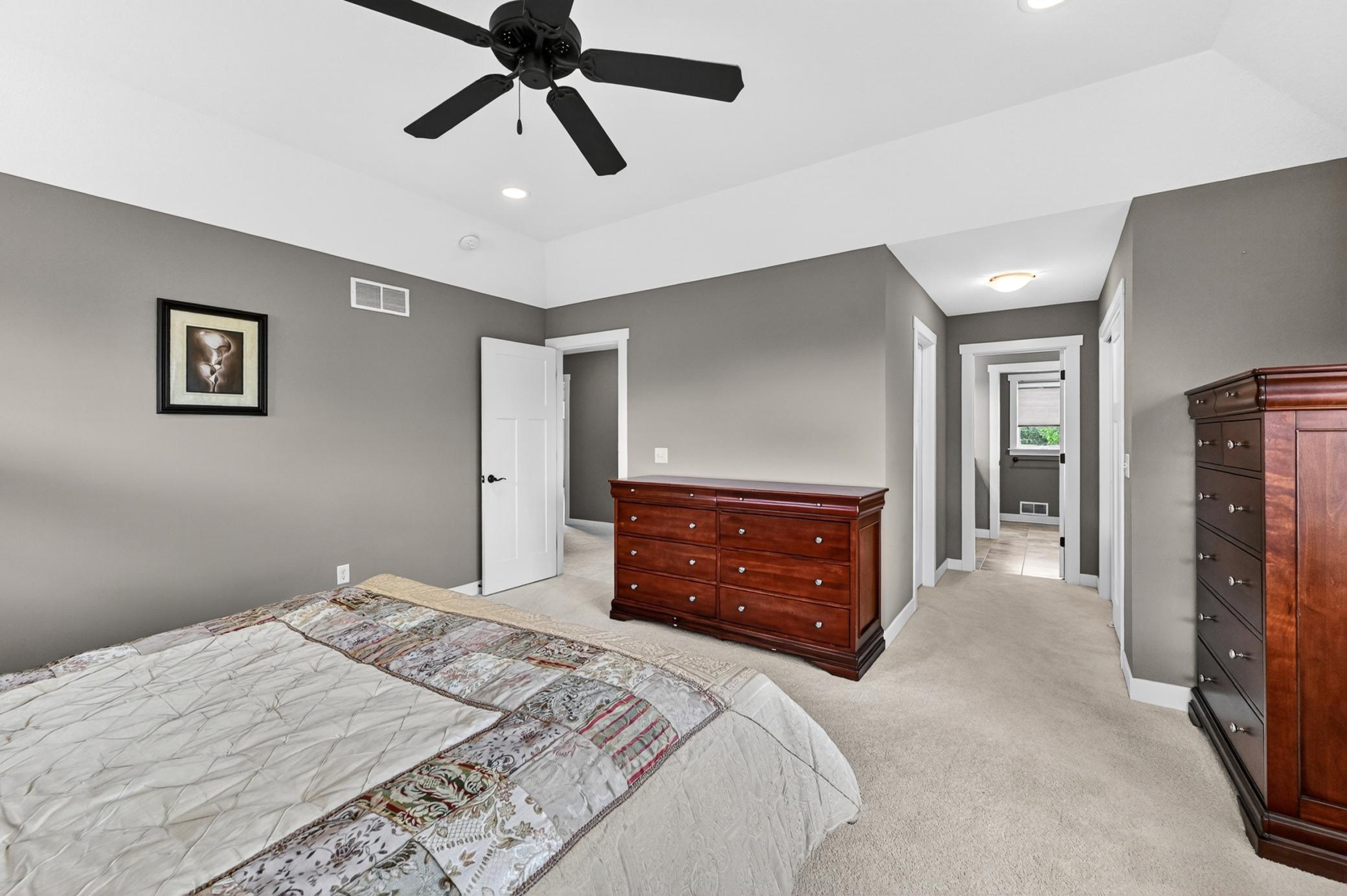20-Master Bed-Upper Floor.jpg