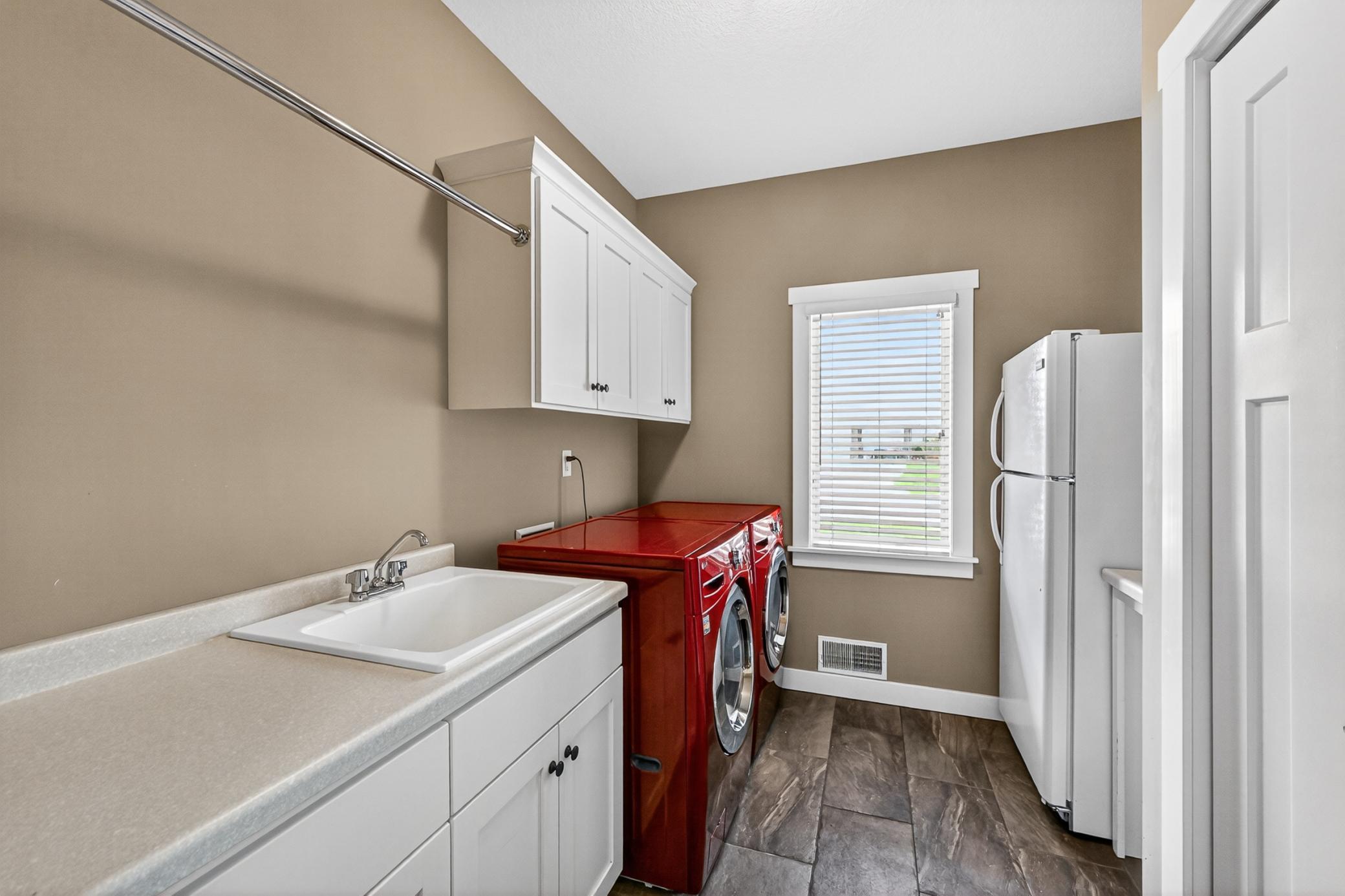 35-Laundry Room- Main Floor.jpg