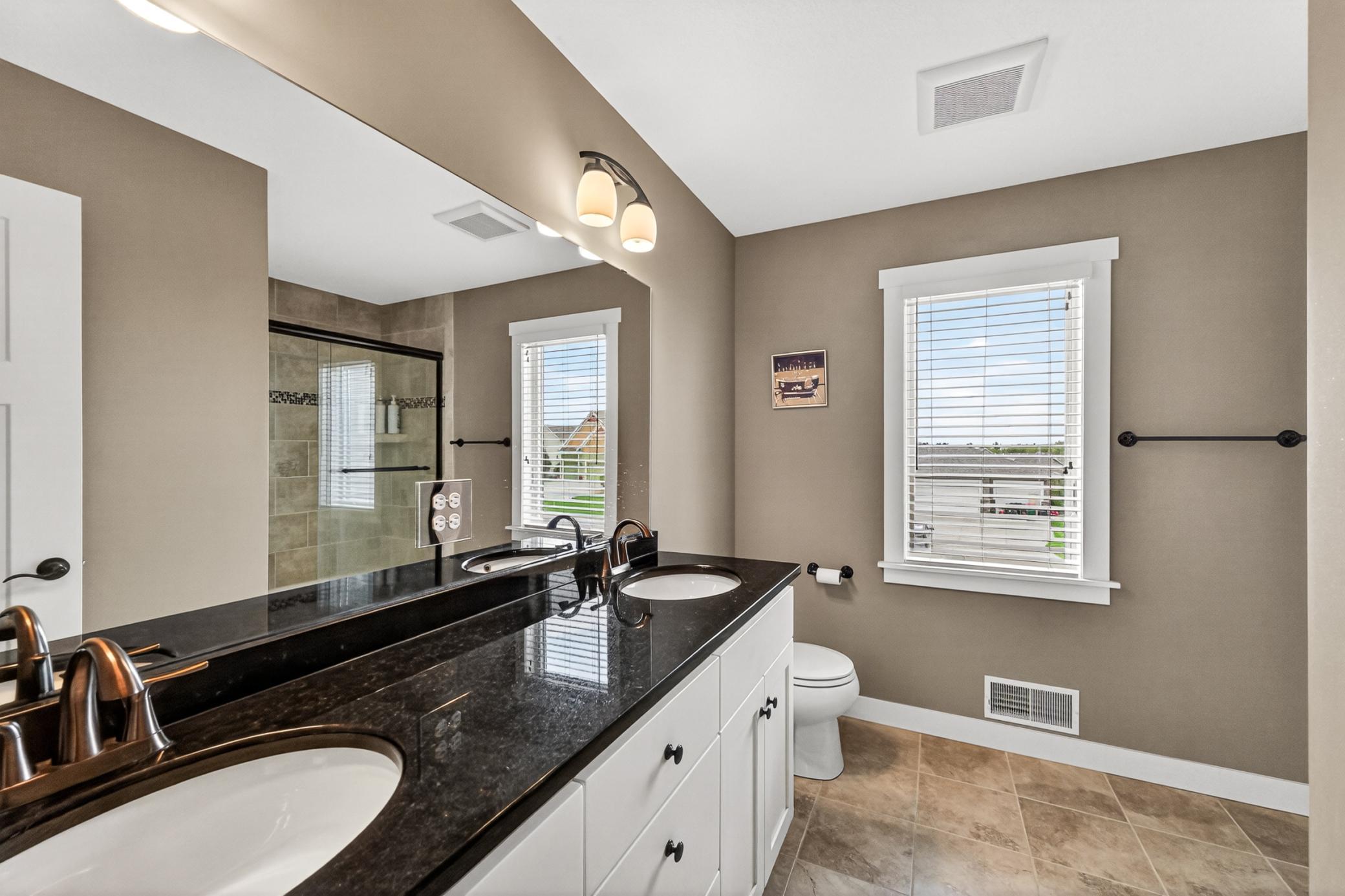 27-Bathroom 3-Upper Floor.jpg