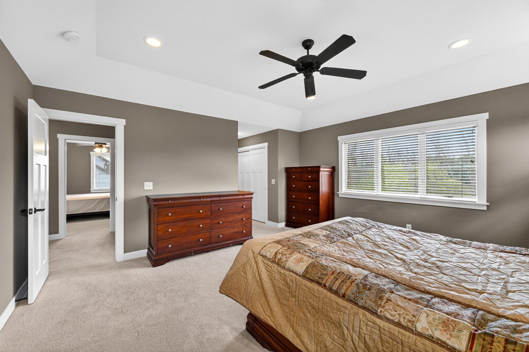 19-Master Bed -Upper Floor.jpg