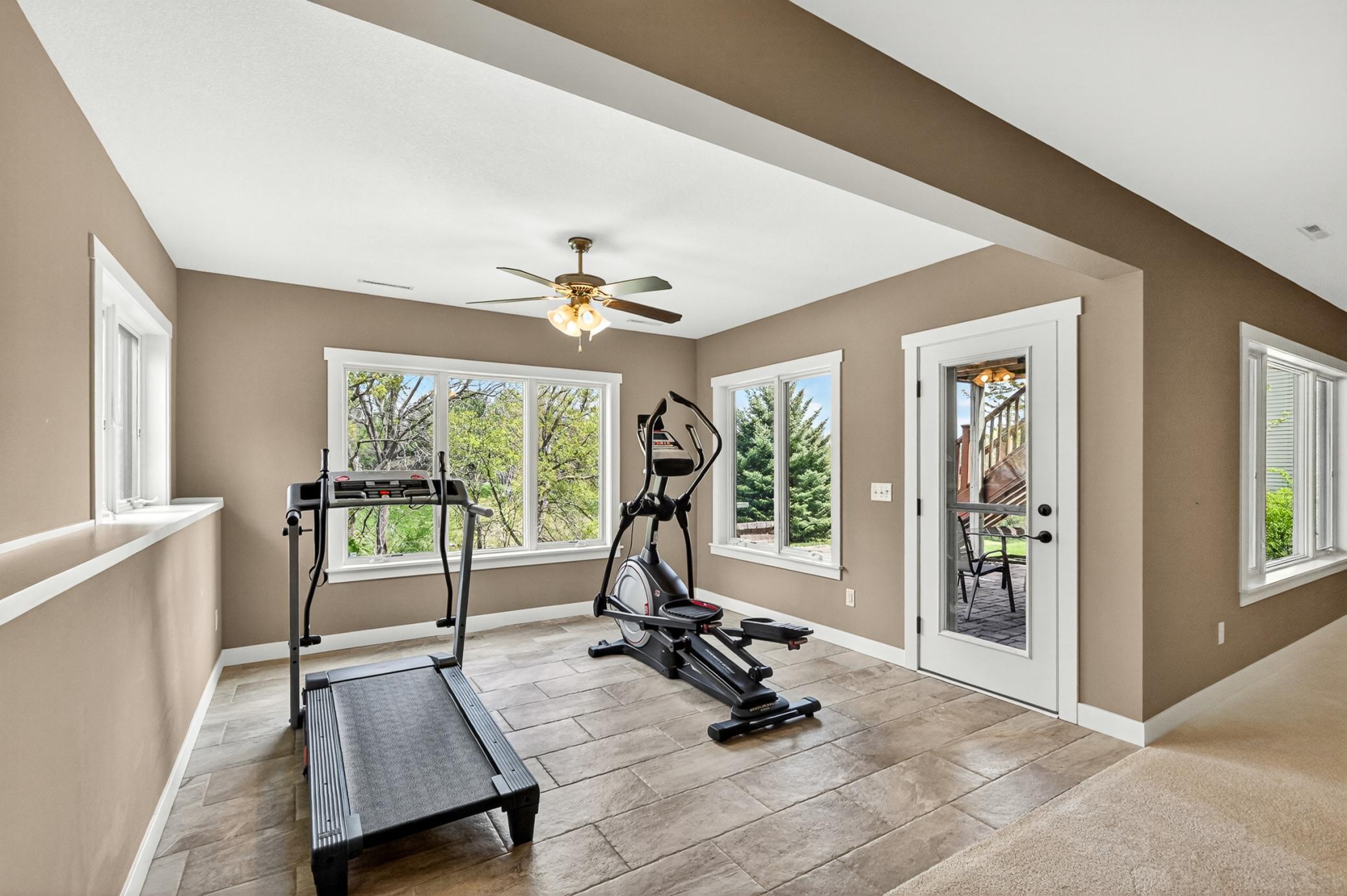 32-Sunroom 2-Lower Floor.jpg