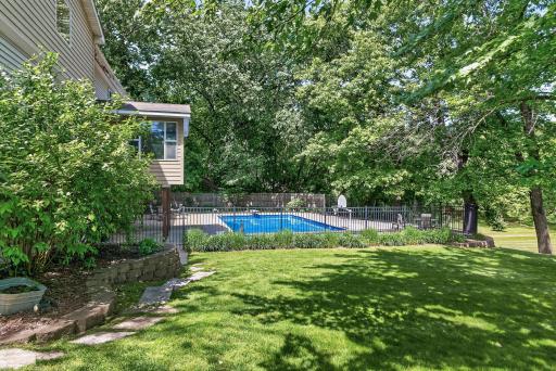 8955 Quinn Road, Chanhassen, MN 55317