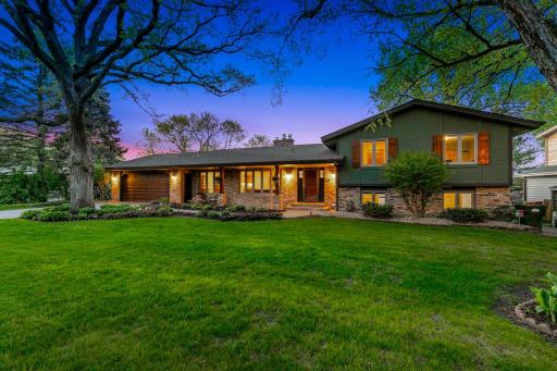 9885 Oak Shore Drive, Lakeville, MN 55044