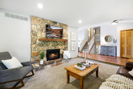 9885 Oak Shore Drive, Lakeville, MN 55044
