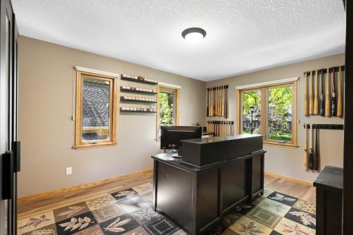 9885 Oak Shore Drive, Lakeville, MN 55044