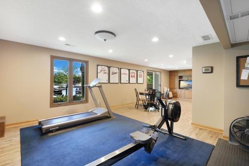 9885 Oak Shore Drive, Lakeville, MN 55044