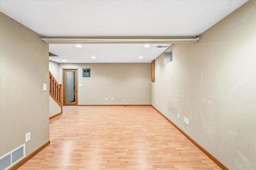 10247 Nottingham Trail, Eden Prairie, MN 55347