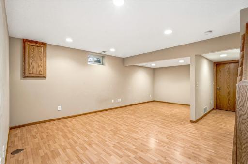 10247 Nottingham Trail, Eden Prairie, MN 55347