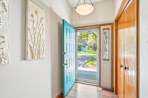 10247 Nottingham Trail, Eden Prairie, MN 55347