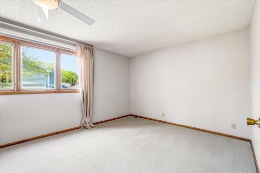 10247 Nottingham Trail, Eden Prairie, MN 55347