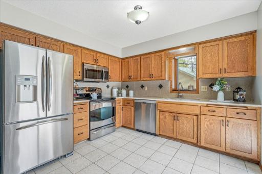 10247 Nottingham Trail, Eden Prairie, MN 55347