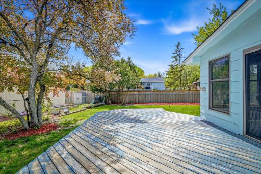 10247 Nottingham Trail, Eden Prairie, MN 55347