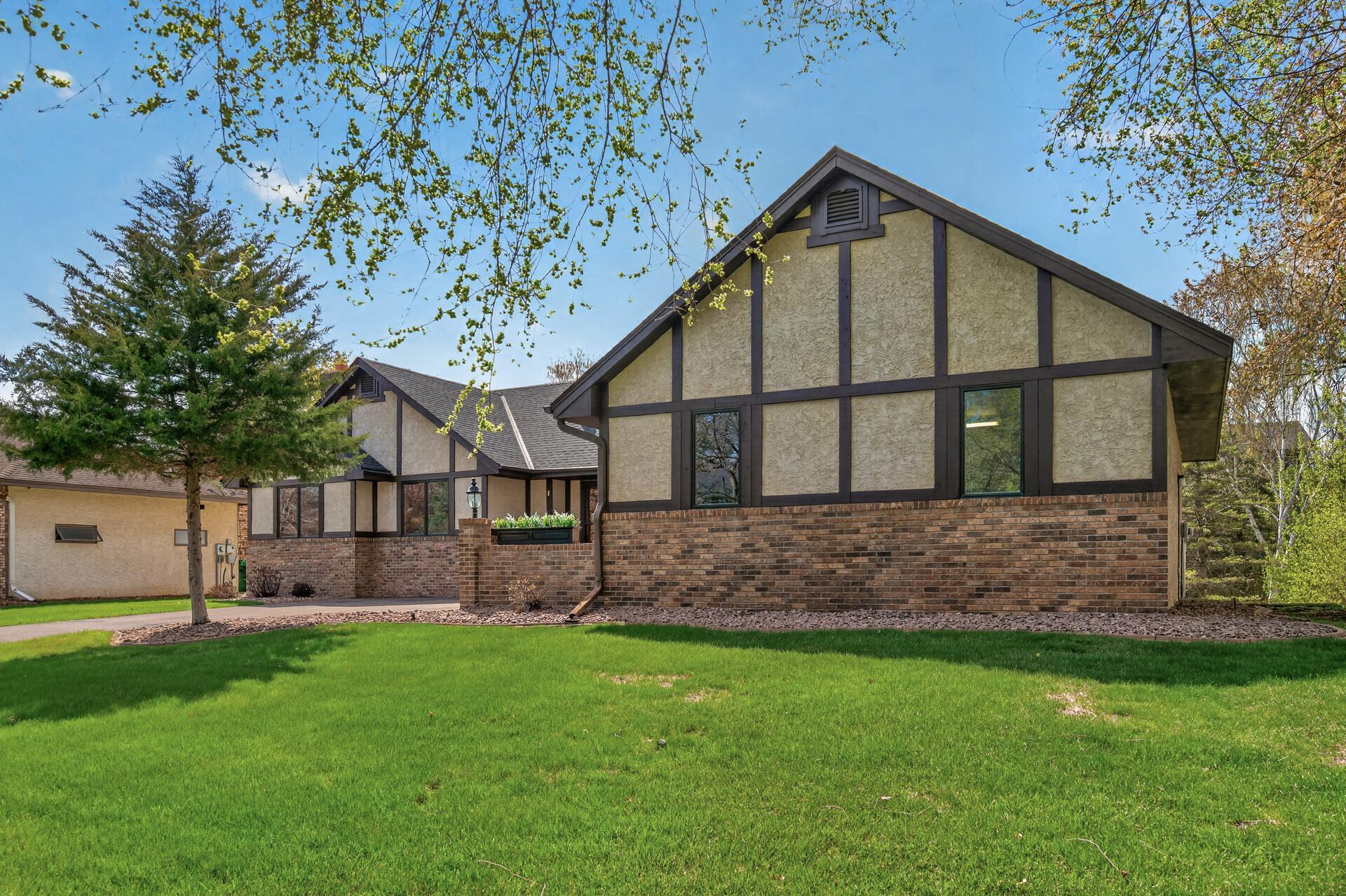 Beautiful curb appeal on this Ramsey home!