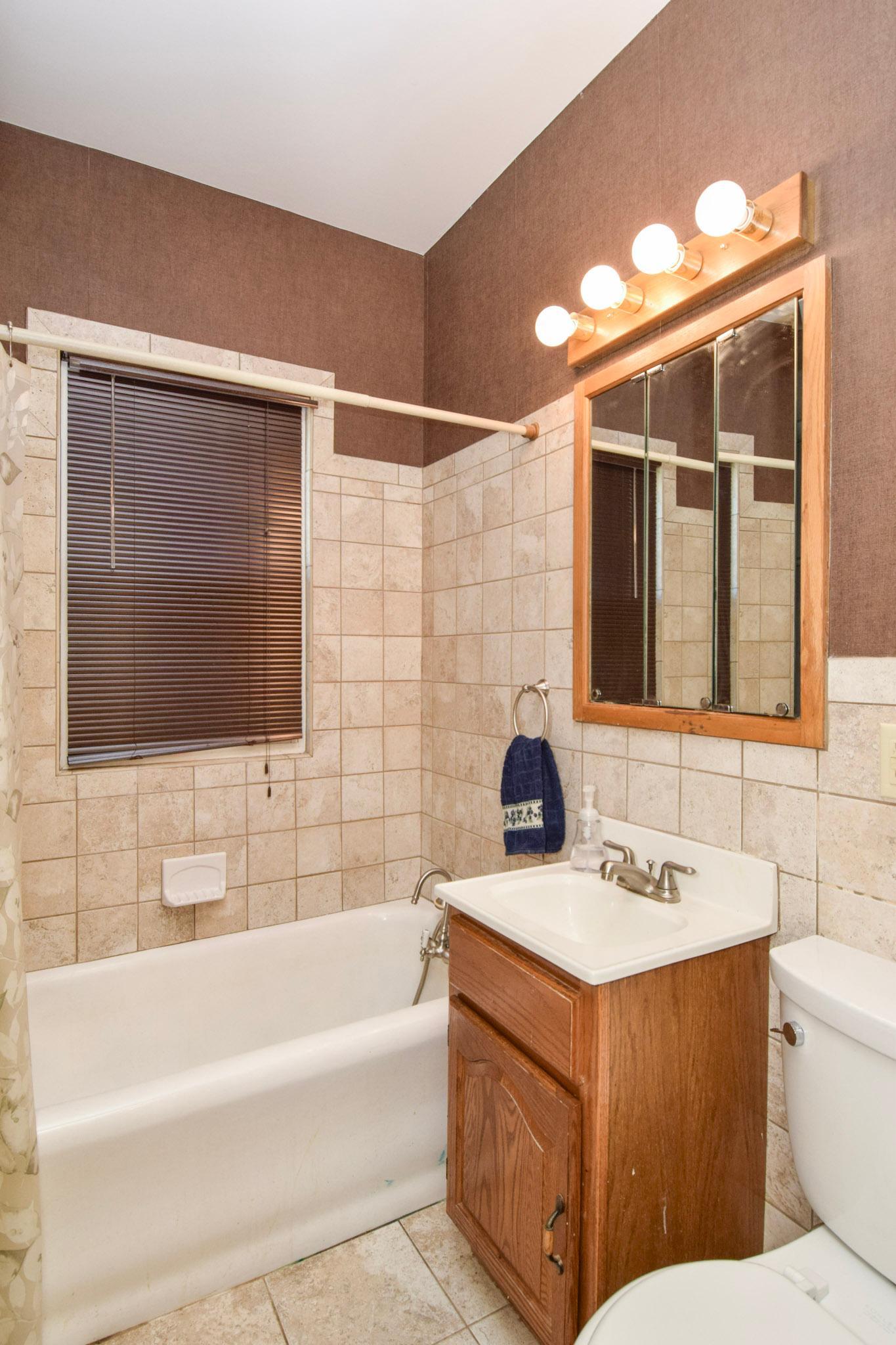 Bathroom has been professioanlly updated!