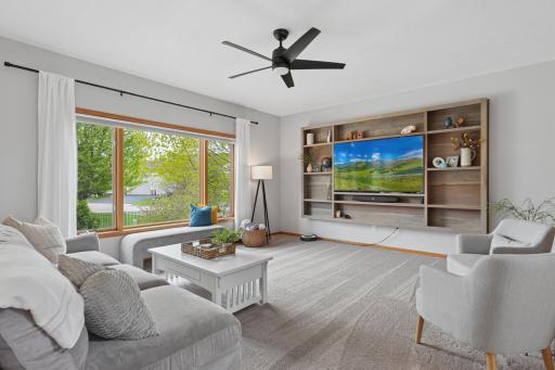 9595 Dunes Avenue, Cottage Grove, MN 55016