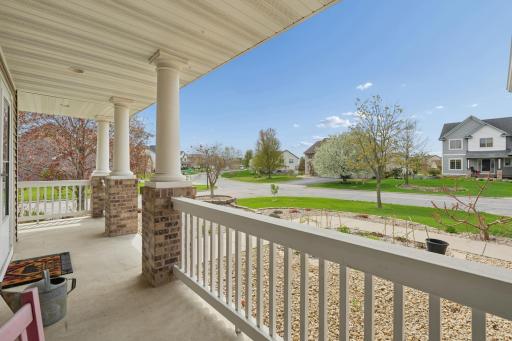 9595 Dunes Avenue, Cottage Grove, MN 55016