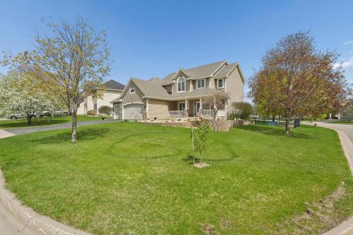 9595 Dunes Avenue, Cottage Grove, MN 55016