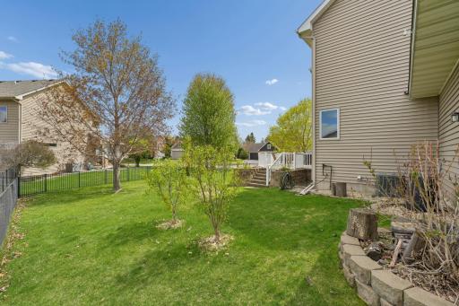 9595 Dunes Avenue, Cottage Grove, MN 55016