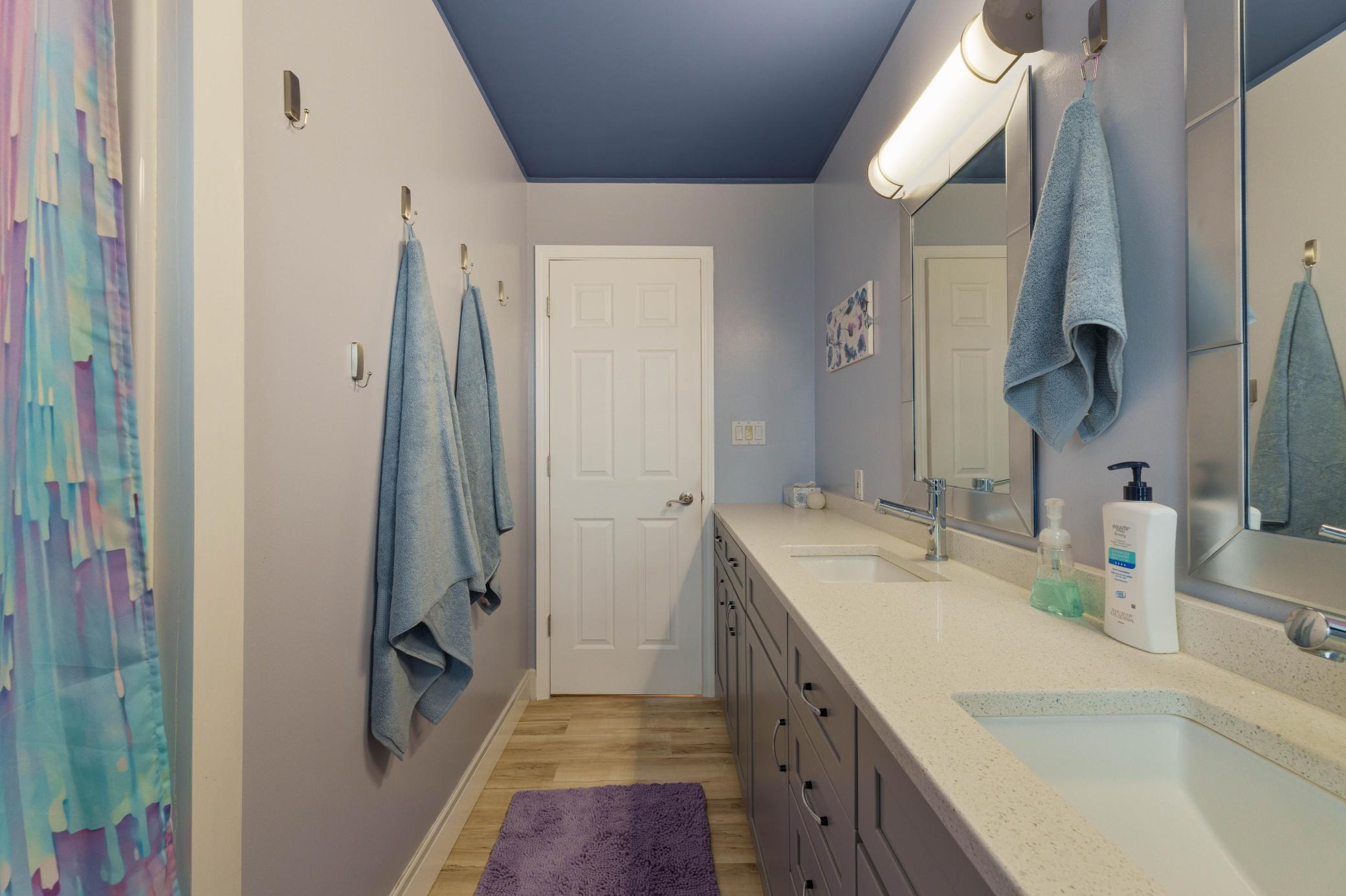 Upper Level Bath