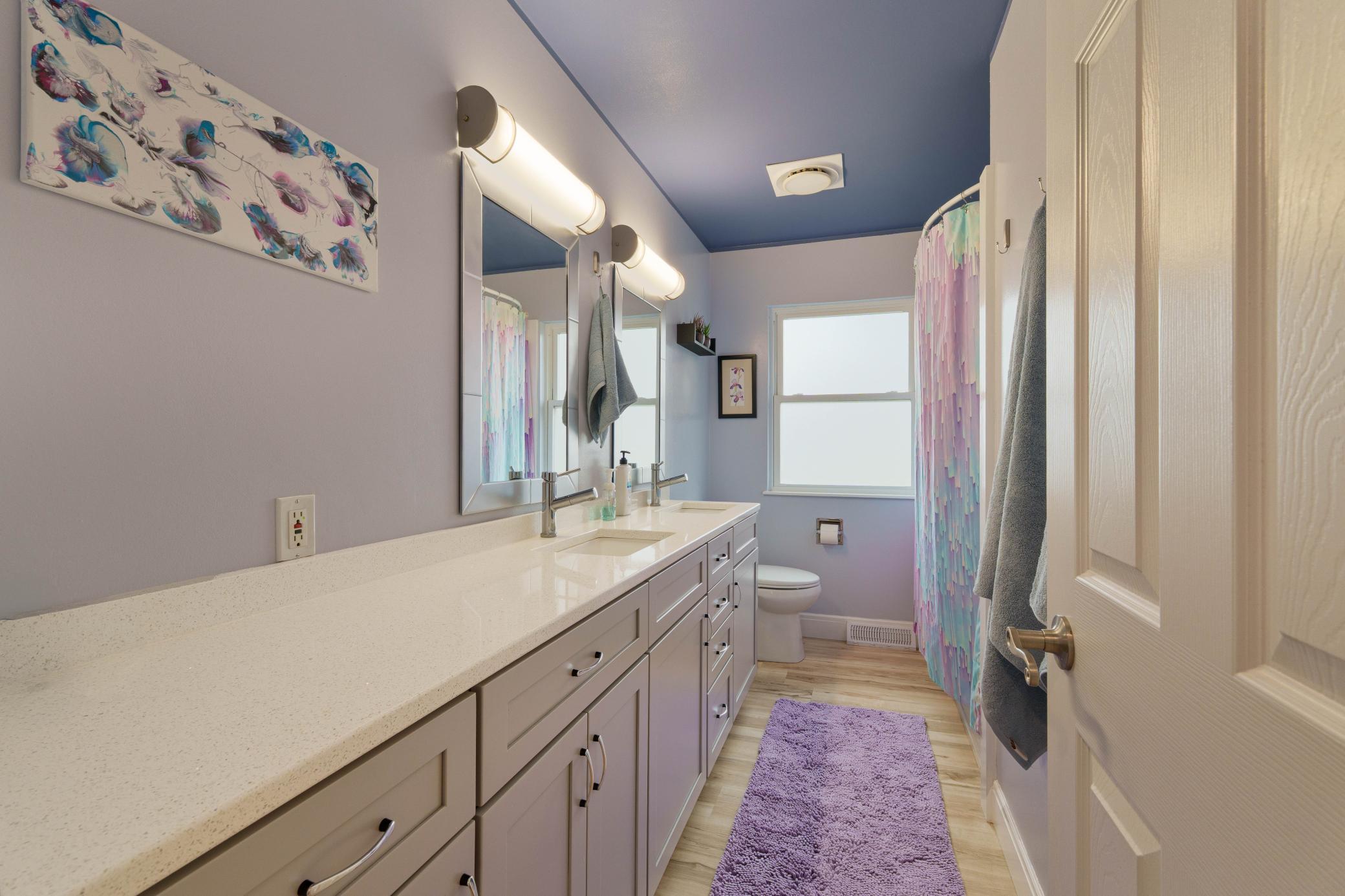 Upper Level Bath