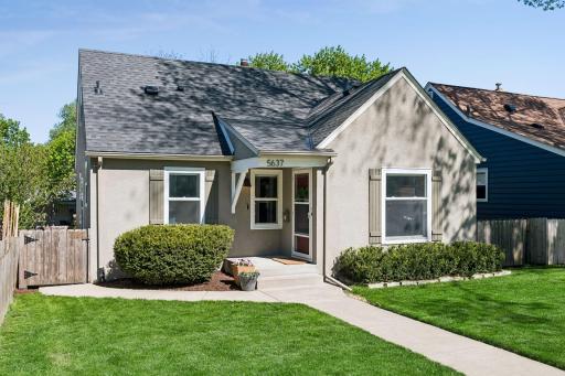Check out this lawn!!!! Well manicured yard!