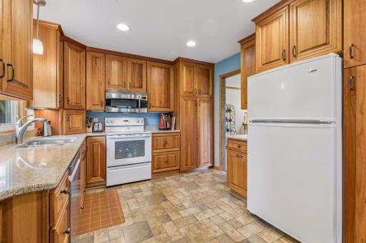 3170 Queensland Lane N, Minneapolis, MN 55447