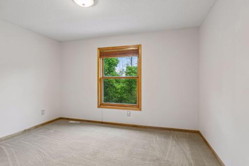 2719 Longacres Drive, Chanhassen, MN 55317