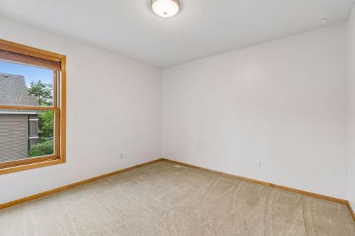 2719 Longacres Drive, Chanhassen, MN 55317