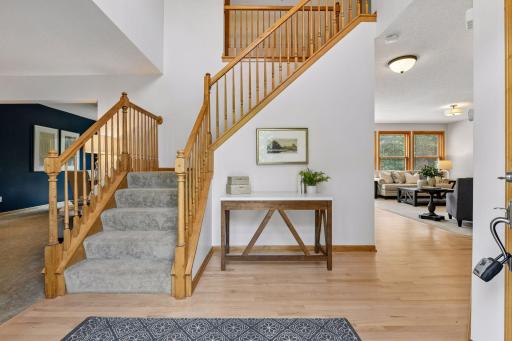 2719 Longacres Drive, Chanhassen, MN 55317