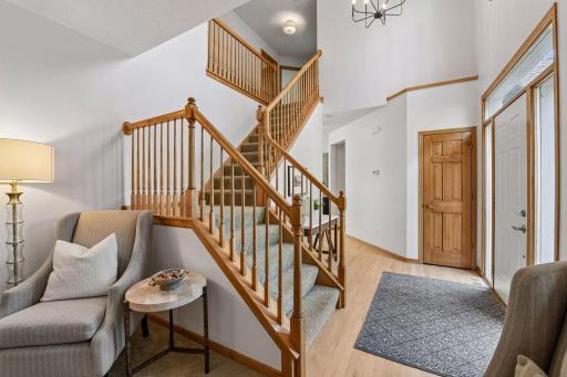 2719 Longacres Drive, Chanhassen, MN 55317