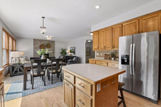 2719 Longacres Drive, Chanhassen, MN 55317