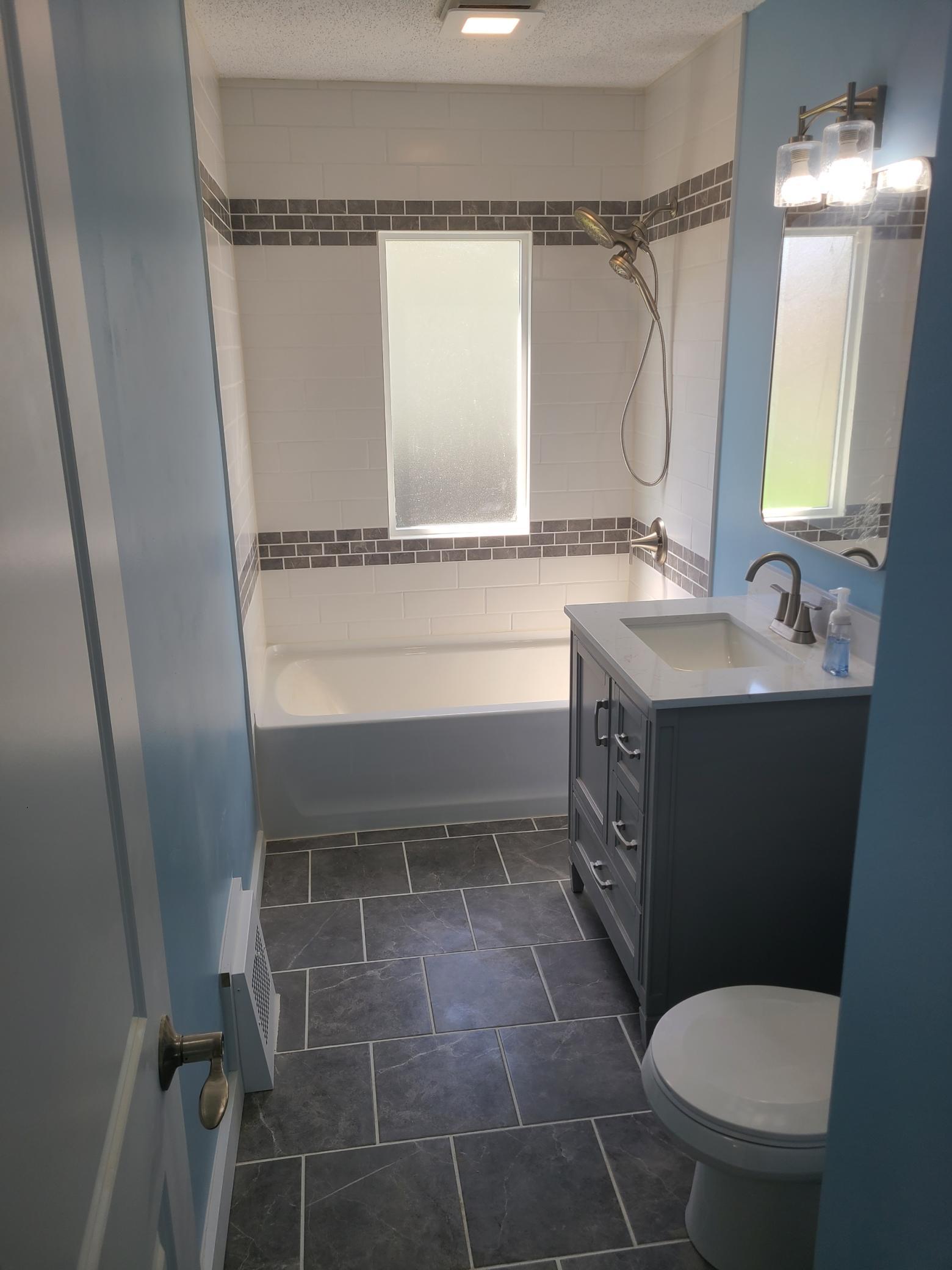 Beautifully Remodeled Full Bath