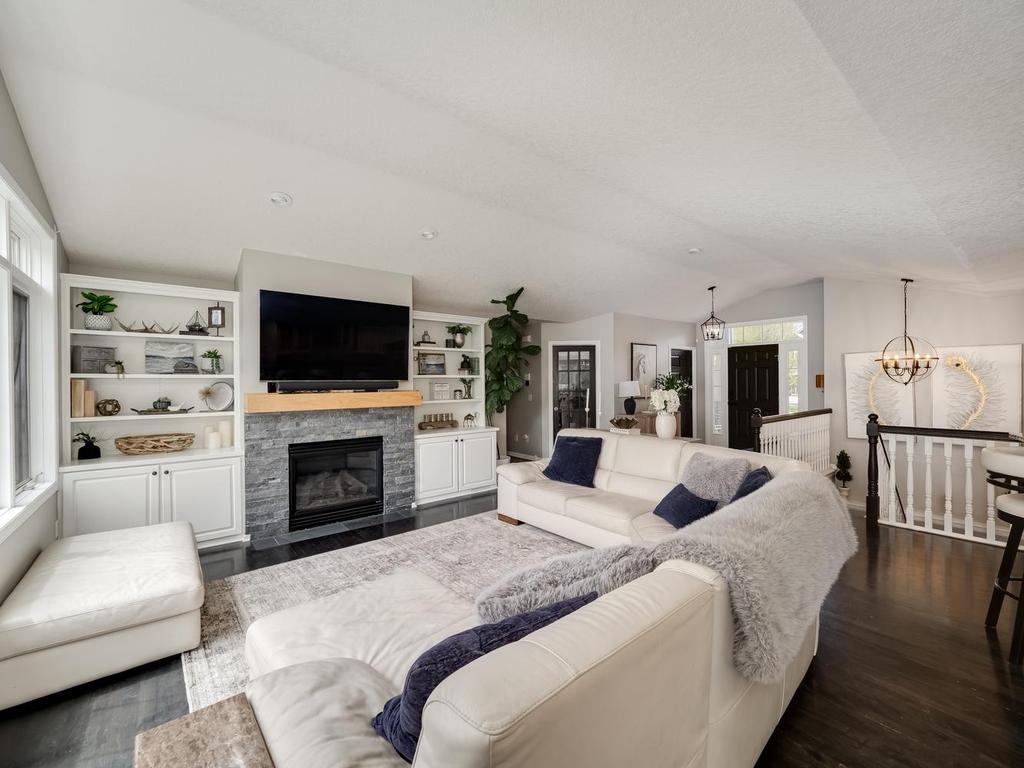 008-028-Living Room-1024x768.jpg