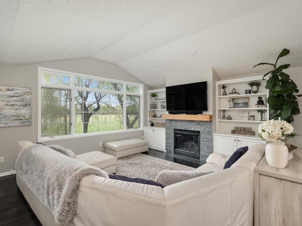 011-031-Living Room-1024x768.jpg