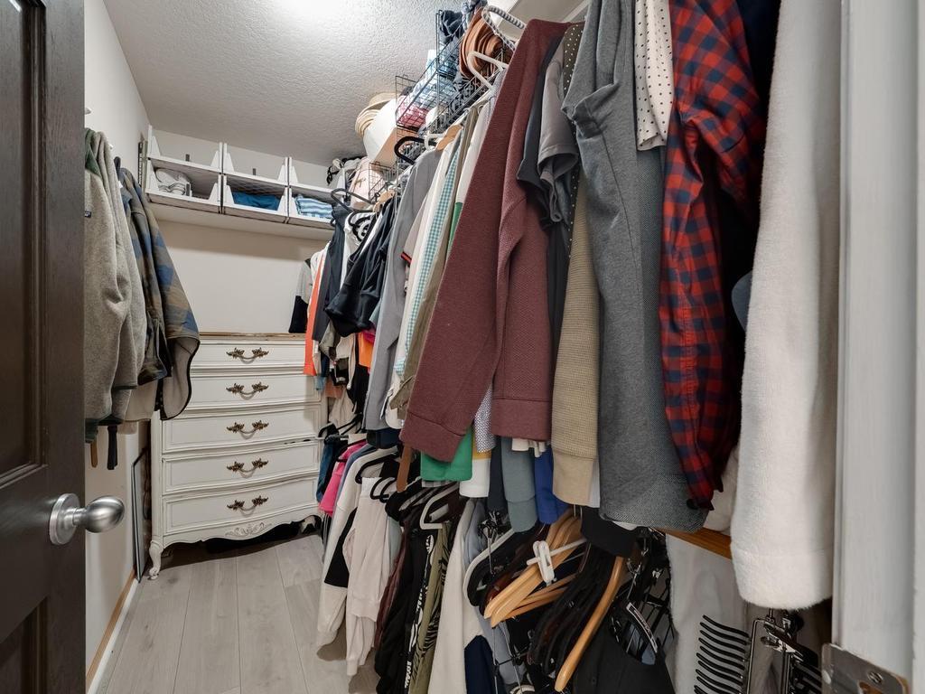 022-032-Closet-1024x768.jpg