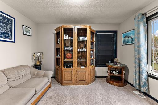 713 Overlook Drive, Buffalo, MN 55313