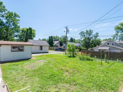 1120 Louden Ave N Glencoe MN 55336 USA-027-022-Louden Ave NGlencoe27-MLS_Size.jpg