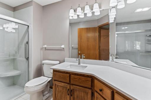 962 Stratford Lane W, Burnsville, MN 55337